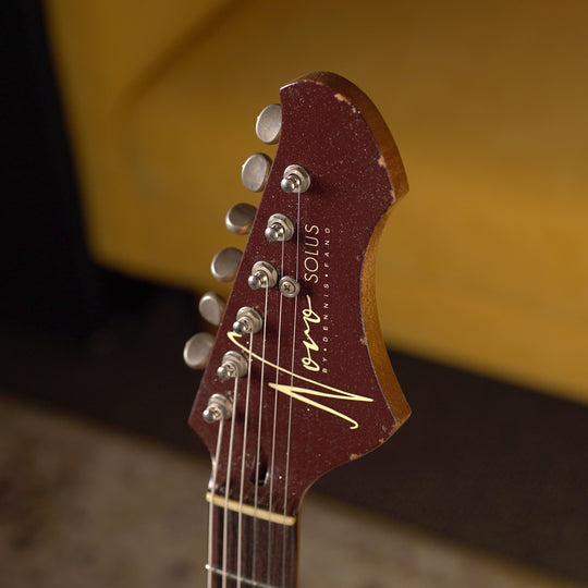 Novo Solus M1 - Silvertone Burst
