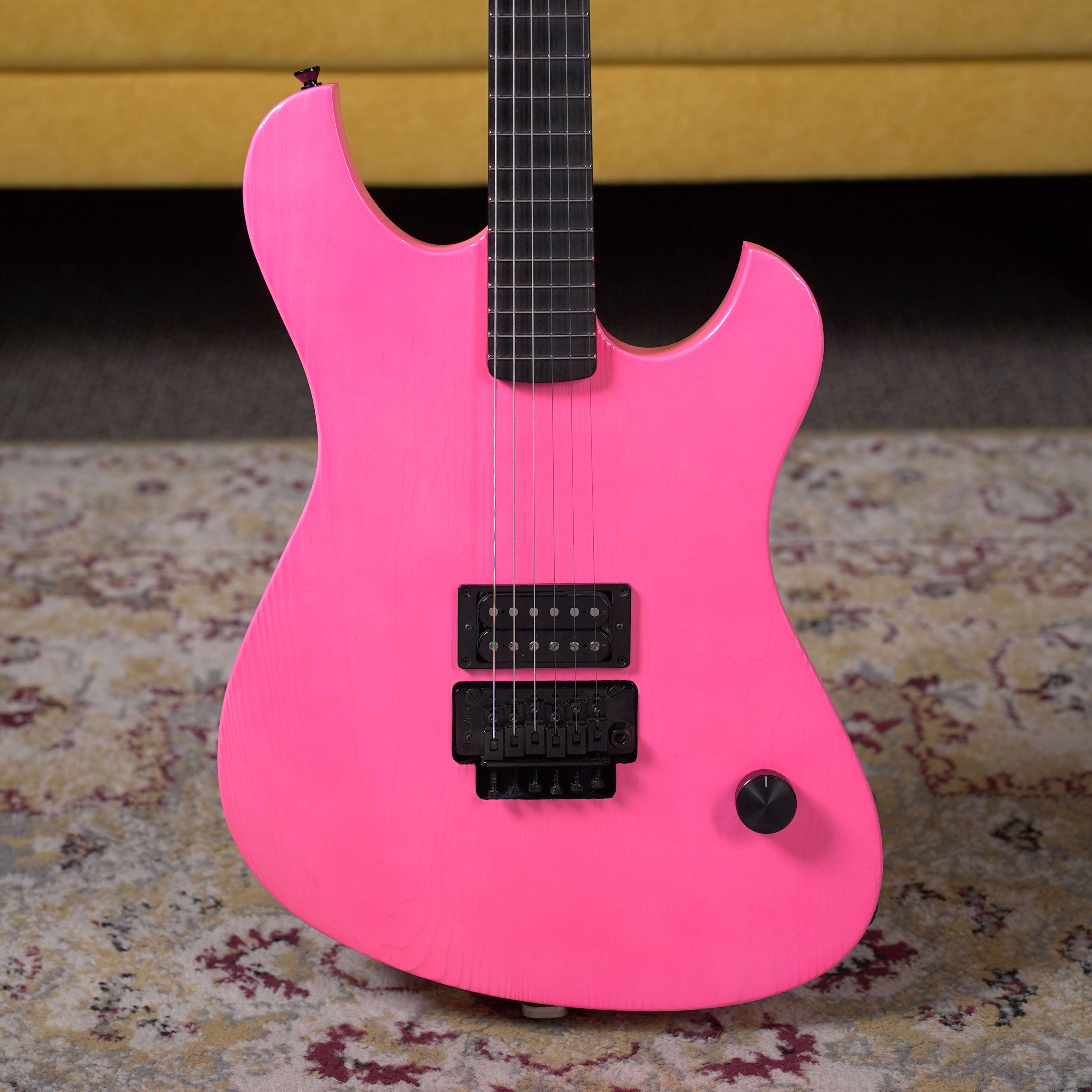 Used Novo Idris Custom - Pink – High Voltage Guitars