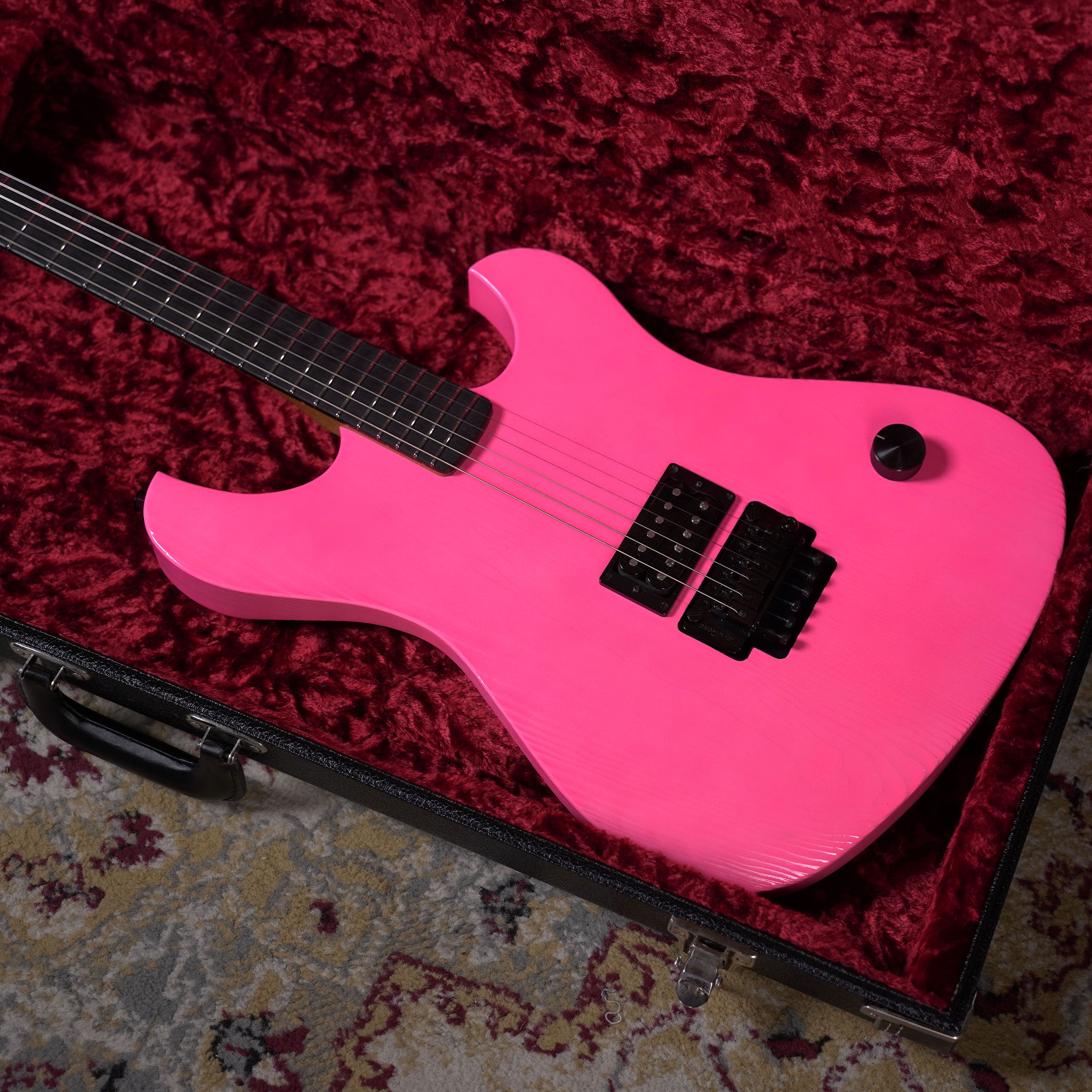 Used Novo Idris Custom - Pink – High Voltage Guitars