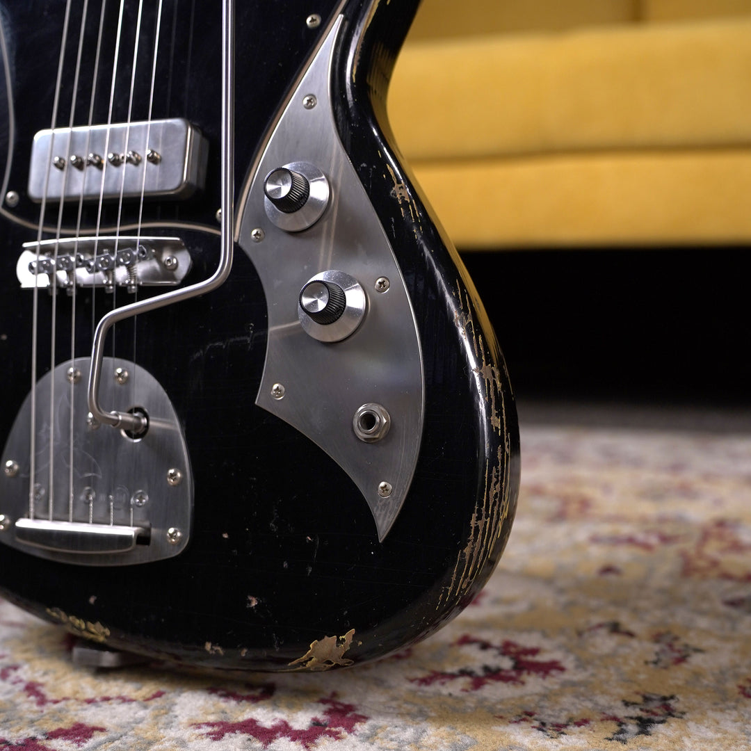 Novo Serus J - Bull Black over '64 3-Tone Burst