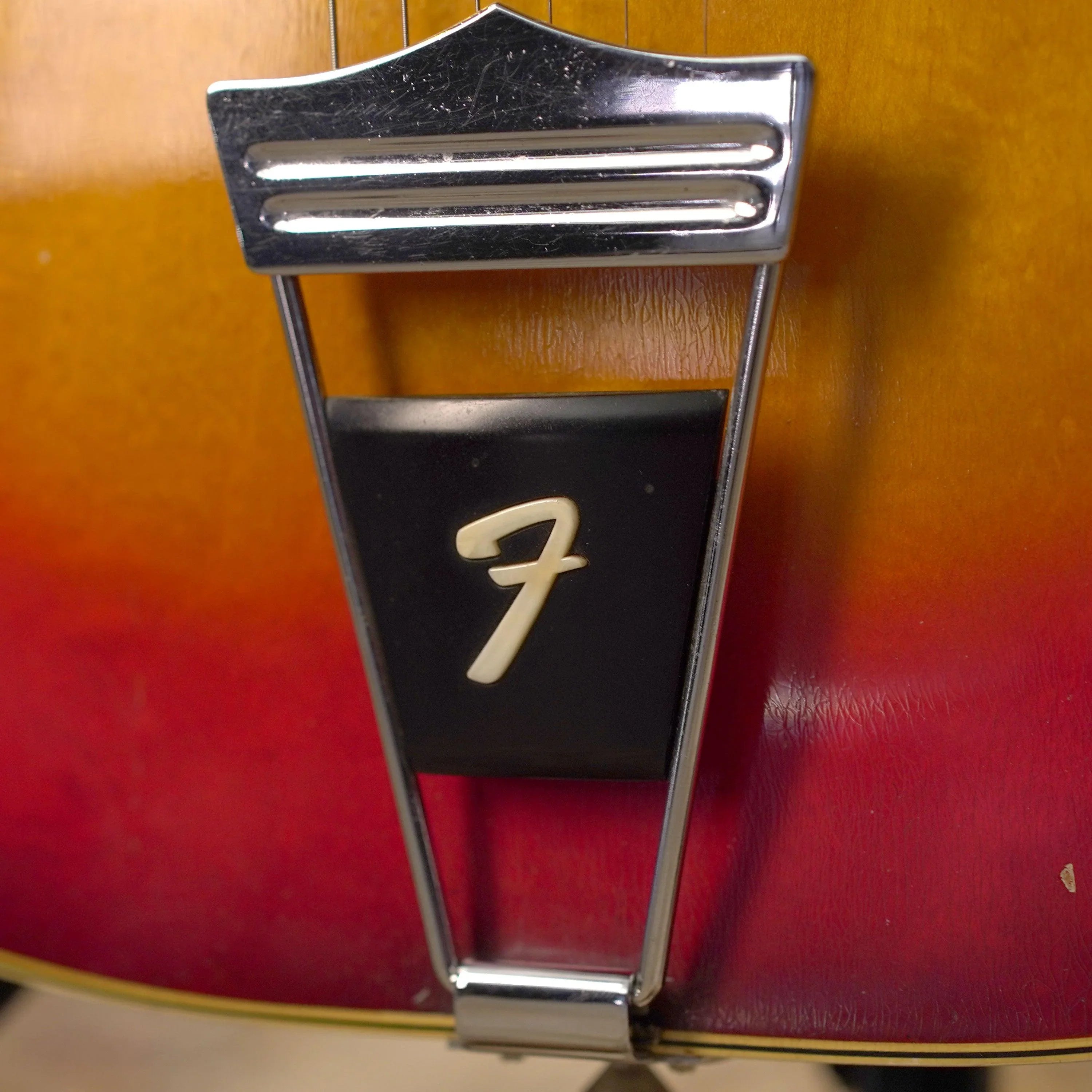 クラナド 1967 Fender Coronado II - Cherry Sunburst – High Voltage Guitars