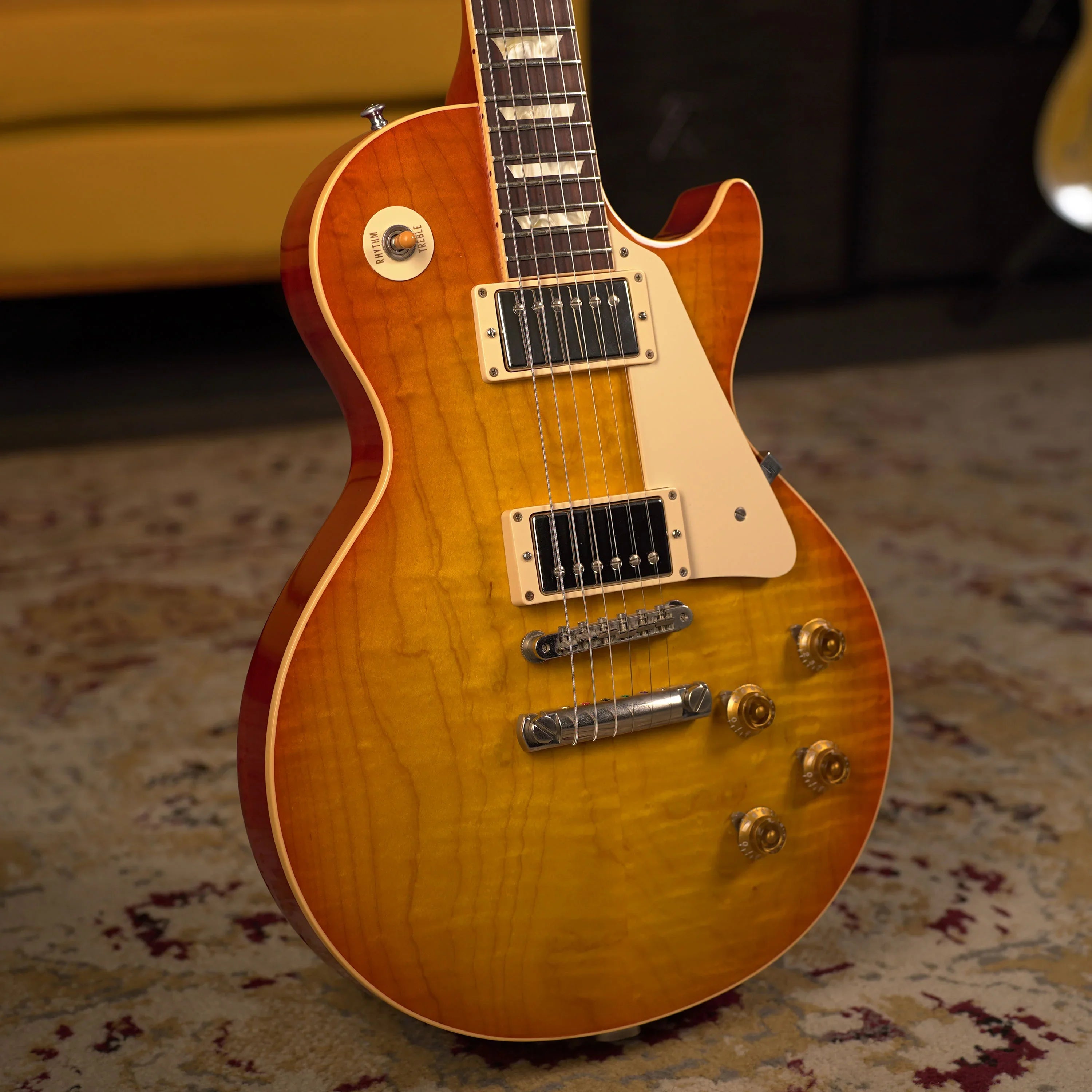 2011 Gibson Custom R7 Les Paul - Washed Washed Cherry – High
