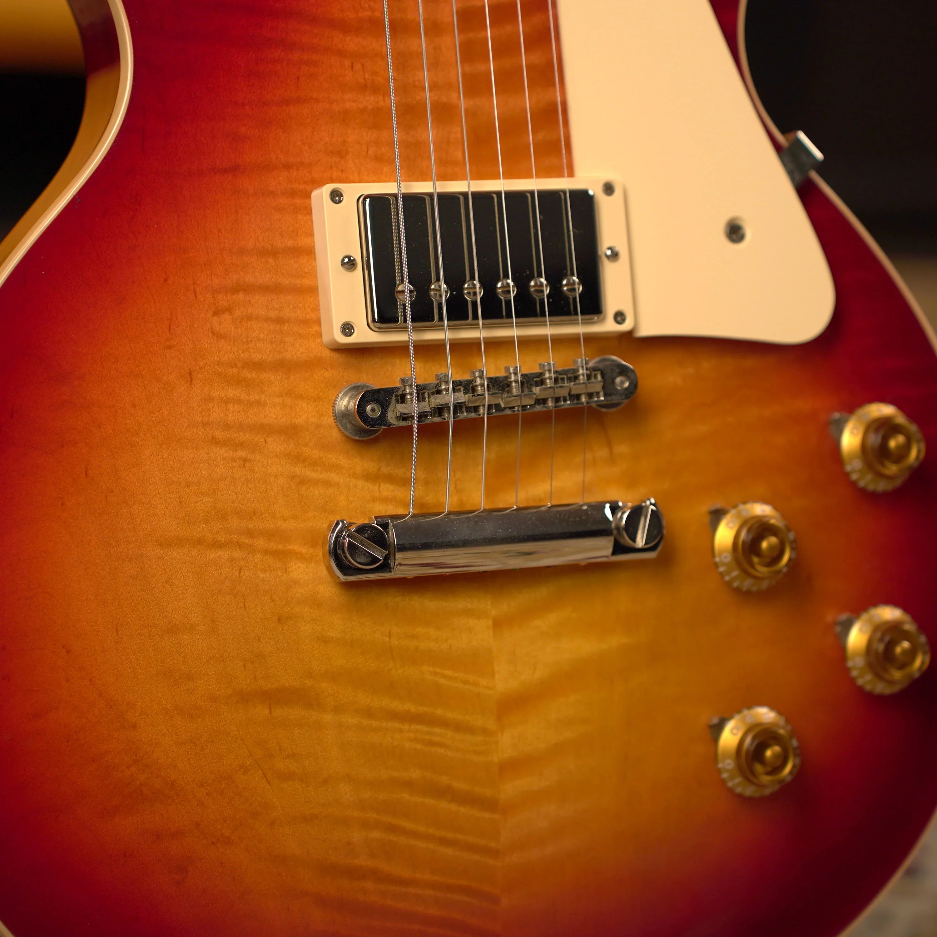 2019 Gibson Les Paul Standard - Heritage Cherry Sunburst – High