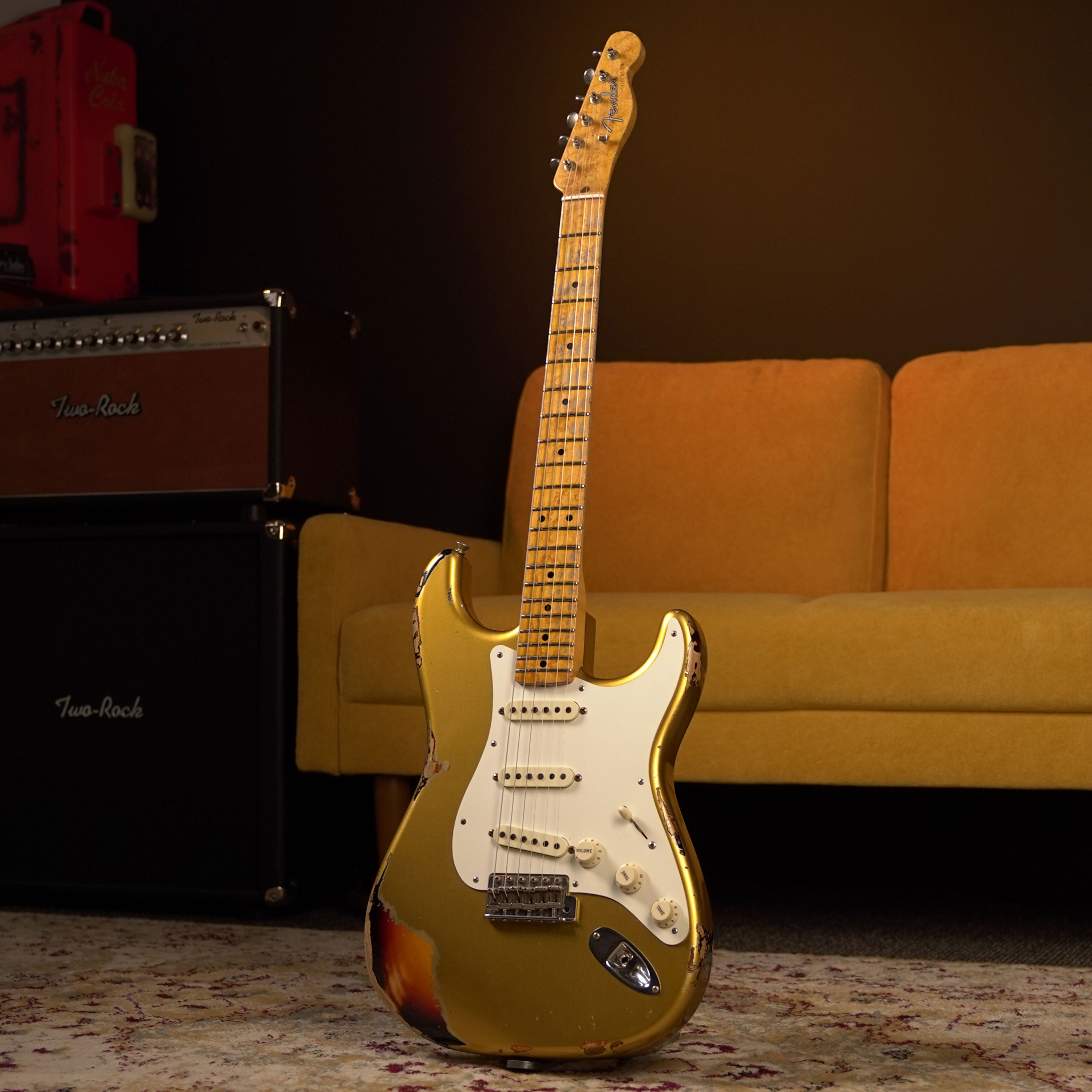 2016 Fender Custom Shop Mischief Maker - Aged Aztec Gold over 3