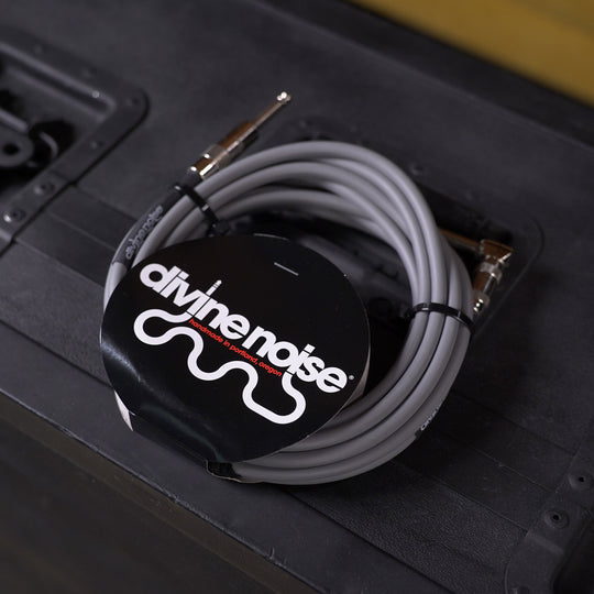 Divine Noise 15' Straight-Right Angle Instrument Cable
