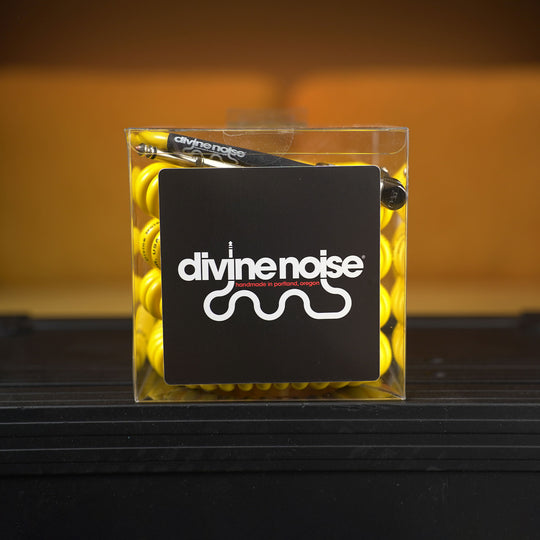 Divine Noise 30' Curly Straight-Right Angle Instrument Cable